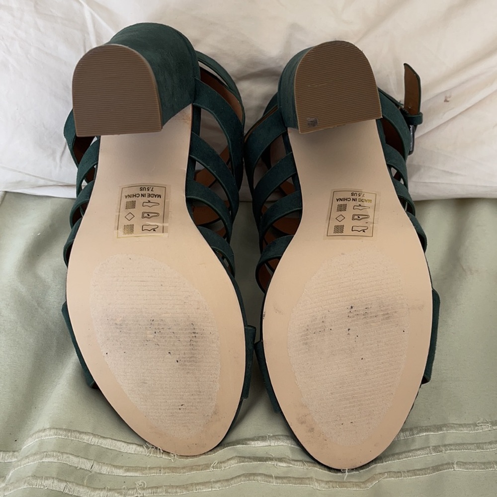 Leila Stone Forest Green OpenStrap Chunk Heels - Picture 9 of 9